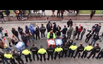 ნაგვის ურნები აჭარის უმაღლესი საბჭოს შენიბასთან- პროტესტი, ხმაური და დაკავებები | 15.12.2020