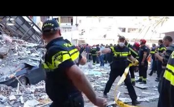 ბათუმში ჩამონგრეული კორპუსის ნანგრევებიდან ადამიანების ხმა ისმის | 08.10.2021