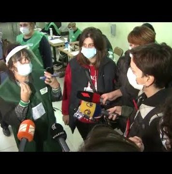 დილიდან დაძაბული ვითარებაა გლდანში, სადაც ოპოზიციის მაჟორიტარობის კანდიდატი ელენე ხოშტარიაა | 02.10.2021