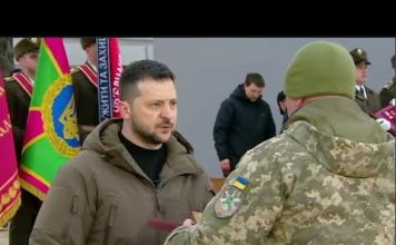 ზელენსკიმ უკრაინელი დამცველები ეროვნული ჯილდოებით, უკრაინის გმირის წოდებით დააჯილდოვა | 24.02.2023