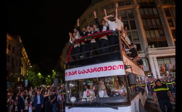 საფეხბურთო დღესასწაული თბილისში — ეროვნულ ნაკრებს თავისუფლების მოედანზე ათიათასობით ქომაგი დახვდა | 03.07.2024